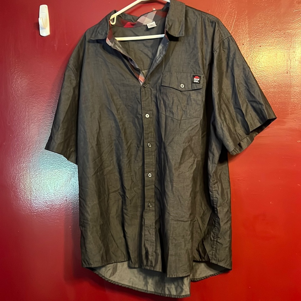 2 iq apparel llc size 2x grey button down shirt